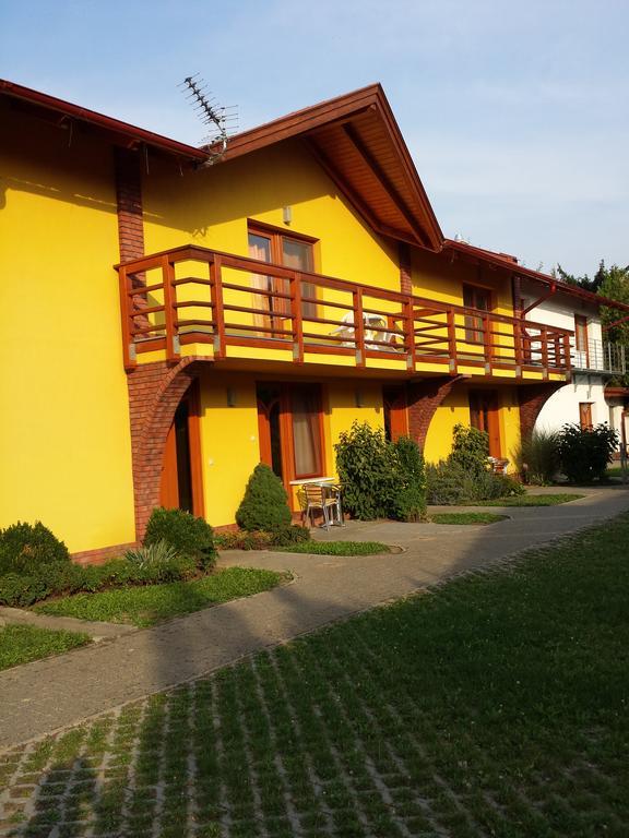 Okker Apartman Gyula Luaran gambar