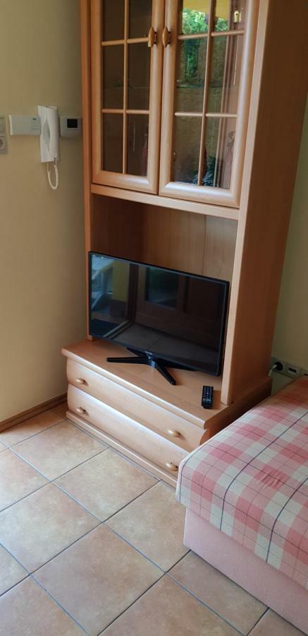 Okker Apartman Gyula Luaran gambar